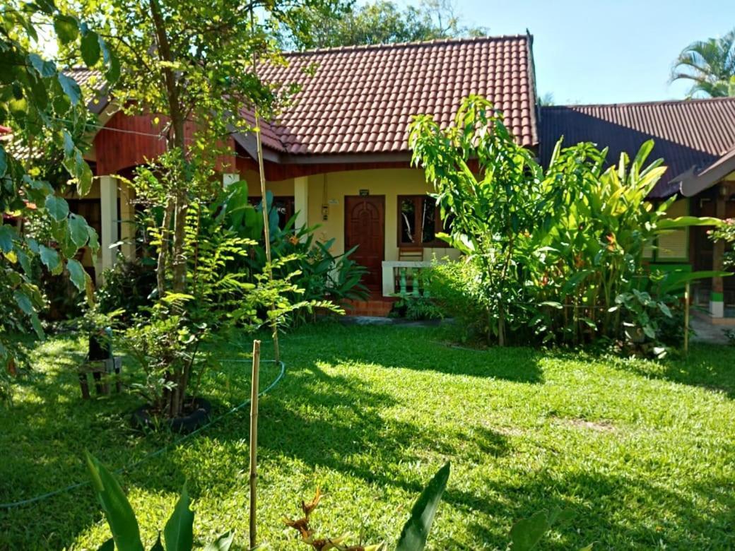 Anouxa Riverview Guesthouse Champasak Exterior foto