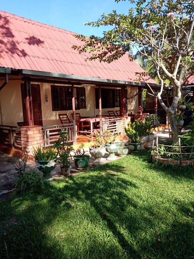 Anouxa Riverview Guesthouse Champasak Exterior foto