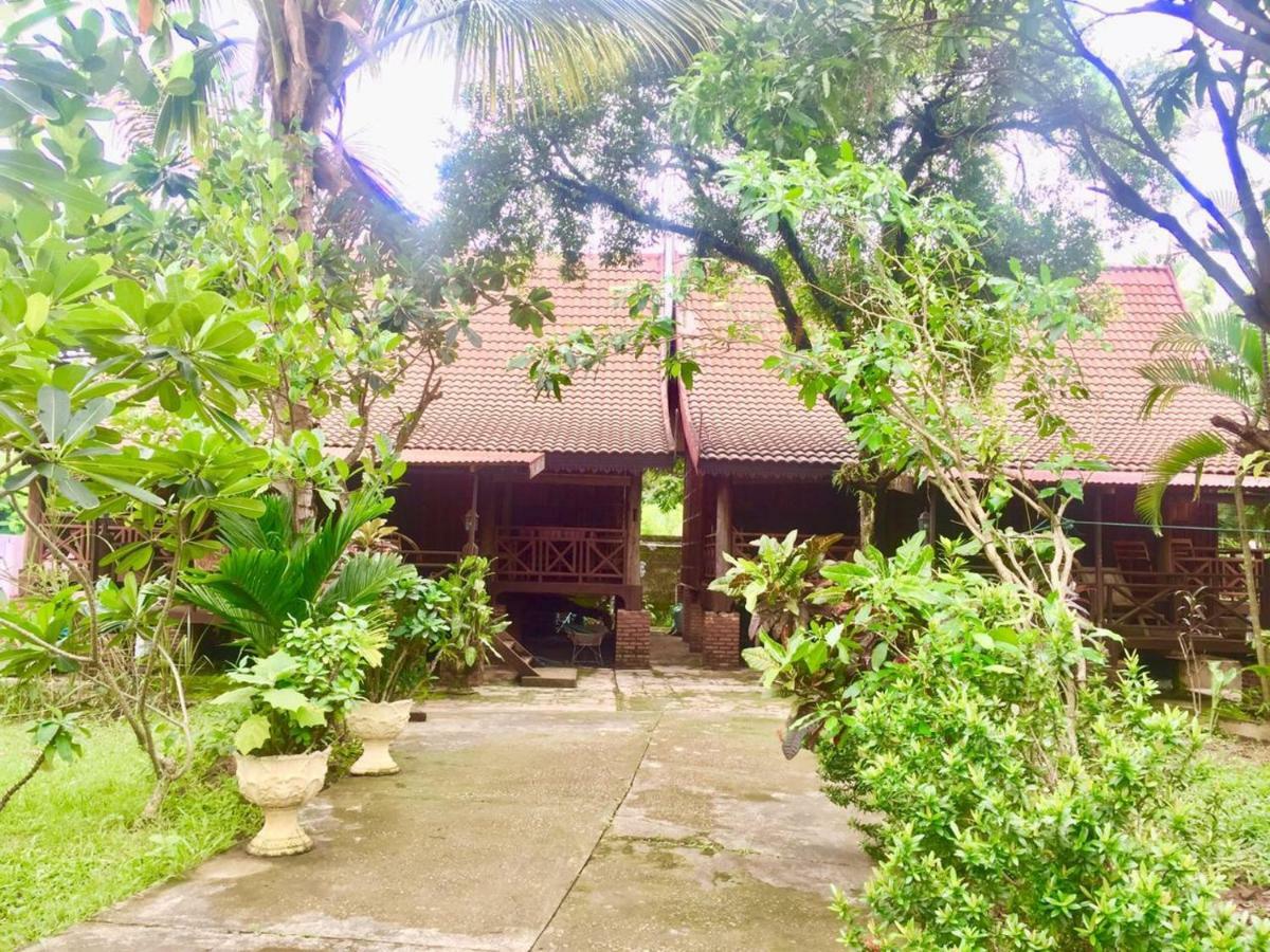 Anouxa Riverview Guesthouse Champasak Exterior foto